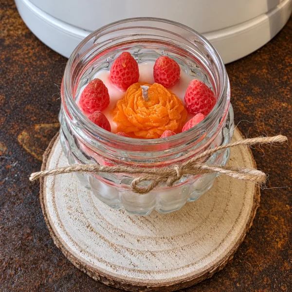 Bougie artisanale Fleur d’été en pot en verre avec décorations colorées