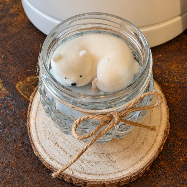 Bougie artisanale Ourson en pot en verre avec petits oursons blancs